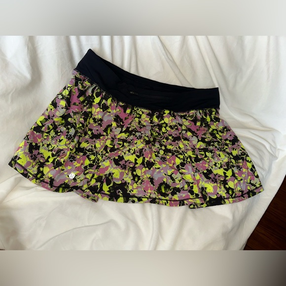 BNWOT LuLuLemon Pace Rival Skirt. Inflected Highlight Yellow/Black. Size 14 Tall - Picture 2 of 9